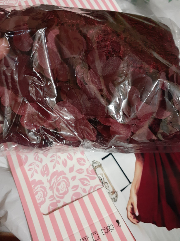 بسته بندی لباس خواب زنانه توری